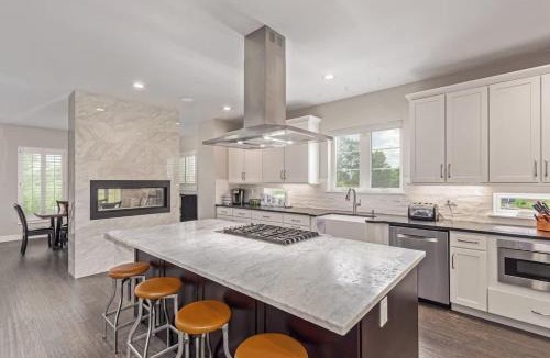 Skyland House | Spacious City Park Golf House - Hot Tub & Theater