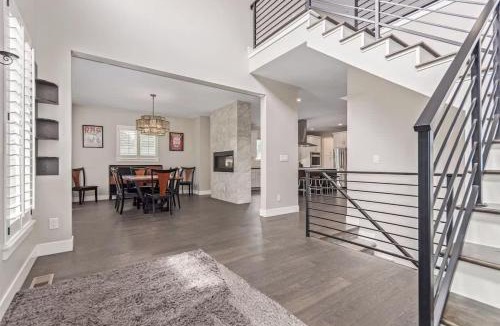Skyland House | Spacious City Park Golf House - Hot Tub & Theater