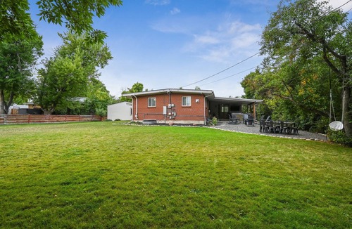 Littleton House | Spacious Cozy Family Home w/Hot Tub, Private Yard, Fire Pit