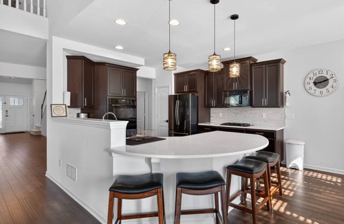 Middletown House | Spacious Family Gathering Spot - Sleeps 8 - BBQ