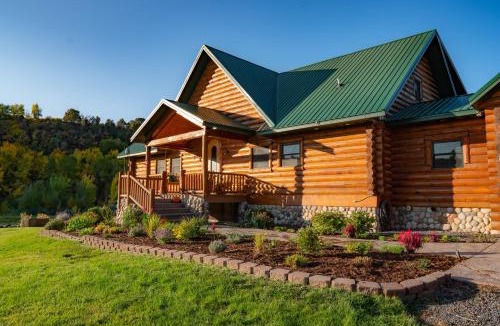 Collbran Ski Chalet | Spacious Luxury Log Home - 25 Min to Skiing, Boating and Trails!