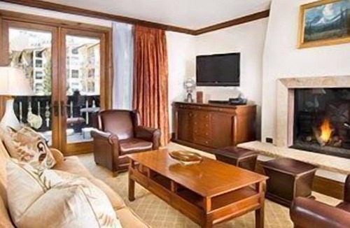 Vail Cabin | Spacious Luxury Suite | Rooftop Hot Tubs & Pool
