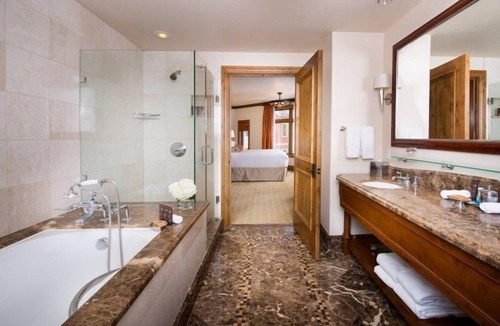 Vail Cabin | Spacious Luxury Suite | Rooftop Hot Tubs & Pool