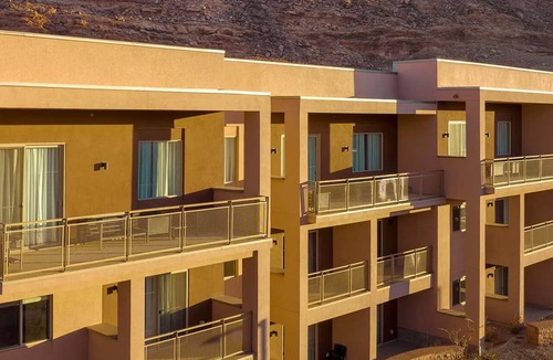 Moab Condo | Spacious newly built 2-bedroom condo in Moab with AC , fitness room and pool