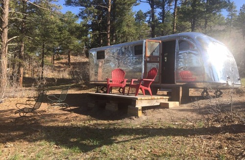 Larkspur House | Spartan Manor 1946 Off Grid and under the stars