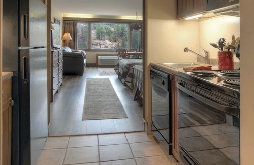Purgatory Cabin | Spectacular Palisade Panorama | AC, Pool, Hot Tub, Golf & Ski