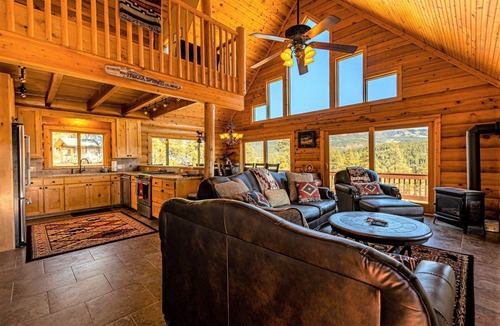 San Juan River Village Cabin | Spectacular Views, Hot Tub, Close to Wolf Creek & San Juan River