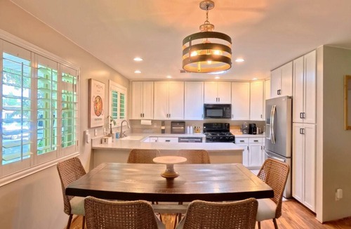 Almont House | St. George Digital Nomad Base w/Putting Green, Gym, Game Room & Outdoor Cinema