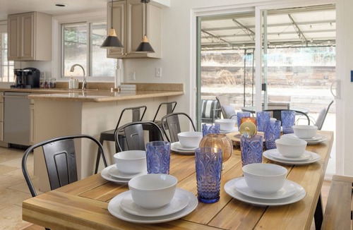 Applewood Villages House | Stay Golden! ☀Family Retreat☀ New Hot Tub! + Sleeps 12
