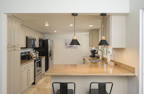 Applewood Villages House | Stay Golden! ☀Family Retreat☀ New Hot Tub! + Sleeps 12