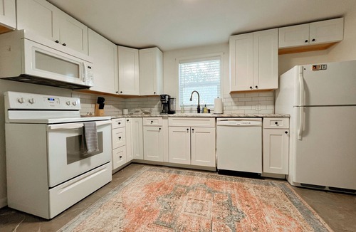 Colorado Springs Cabin | Steps from Mountain View Cafe! 2 bedroom attached cabin w/fenced private yard!