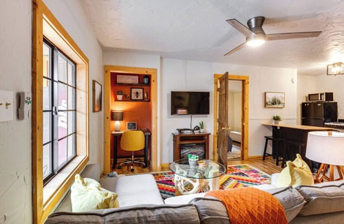 Red River House | Steps to Main Street! Cozy Red River Getaway
