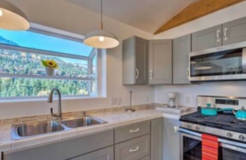 Ridgway House | Stunning Ouray Escape w'Panoramic Mountain Views!