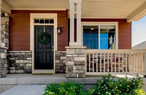 Brighton House | Stylish 4-Bedroom House - Denver Spruce - Parking - Garden - Balcony - Wi-Fi
