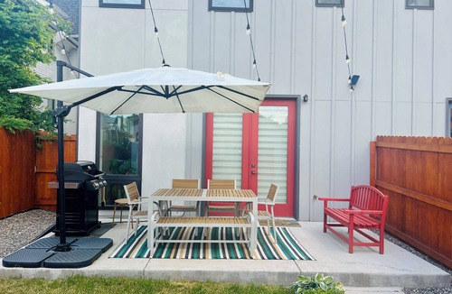 City Park West House | Stylish 4BR w/Rooftop + BBQ Walk to City Park Near Downtown and RiNo