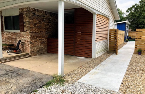 Springdale Apartment | Sub Urban Paradise ~ cozy and private backyard tiny house