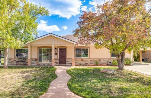 Jewell Heights - Hoffman Heights House | Suburban Home 9 Mi to Dtwn Denver: Outdoor Oasis!