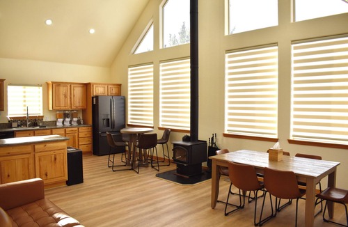 Indian Mountain Cabin | Sunflower Cabin Modern Family Retreat Easy Access Pets OK 1.2 Acres