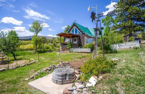 Cedaredge House | Sunny Cedaredge Home w/Mtn Views - Hike & Fish!