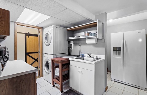 North Central Westminster House | Sunny Private Guest Suite, 30 min from Denver/Boulder, Kids and Pets welcome!