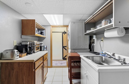North Central Westminster House | Sunny Private Guest Suite, 30 min from Denver/Boulder, Kids and Pets welcome!