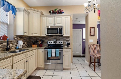 Pueblo House | Tara House — Historic Charm, Executive Comfort, Minutes from Downtown