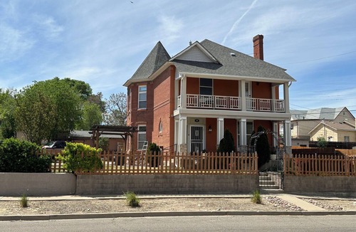 Pueblo House | Tara House — Historic Charm, Executive Comfort, Minutes from Downtown