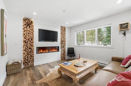 Vail House | The Alpine Atelier I 4BR Townhome Near Shuttle Stop
