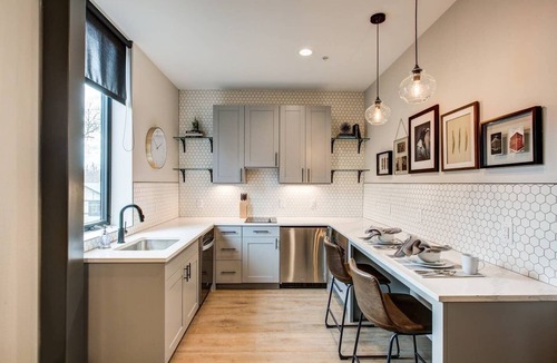 Berkeley Apartment | The Asher | Boutique Hotel | Sleeps 14 | Events