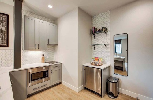 Berkeley Apartment | The Asher | Boutique Hotel | Sleeps 14 | Events