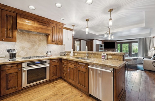 Downtown Condo | The Aspen Mountain Residences [Formerly Hyatt Grand Aspen] at Owner Direct Rates