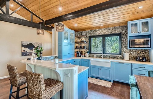 Conifer Mountain and Meadows House | The Bear Cave, w/Hot tub & Mountain Views