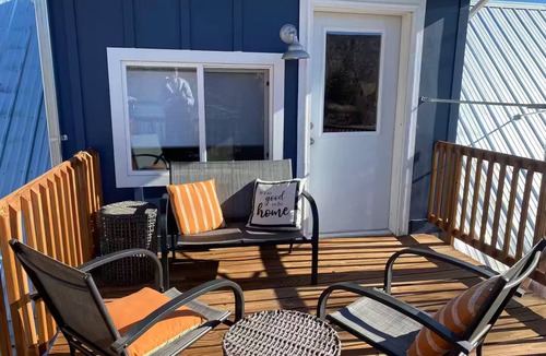 Canon City House | The Blue House on Barr -Charming Cottage Retreat in the Heart of Canon City