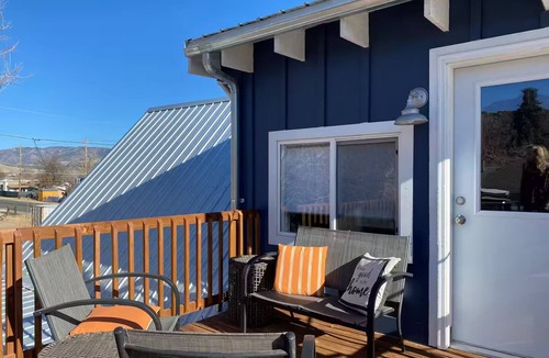 Canon City House | The Blue House on Barr -Charming Cottage Retreat in the Heart of Canon City