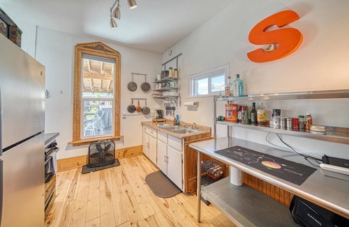 Salida Apartment | The Brick Unit B on F st Downtown Salida!