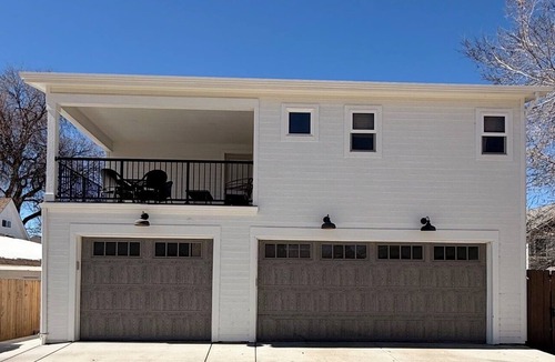 Castle Rock Cottage | The Cantril Cottage - Walk to Coffee, Creek, Shops & Downtown