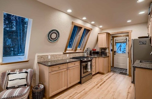 Shadow Mountain House | The Fox Den with views and creek on an acre!