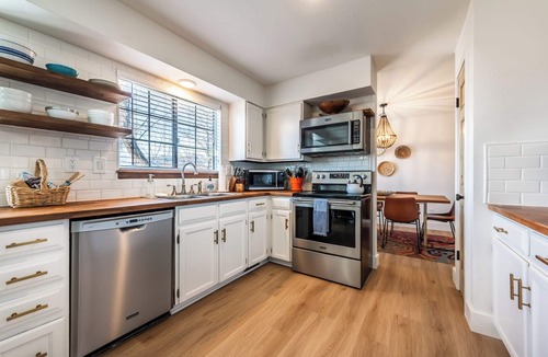 Rockrimmon House | The Gathering House- Amazing Rocky Mt. Views & Trails! Garden of the gods- USAFA