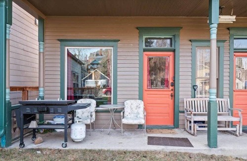Leadville House | The Governor's Parlor — Historic 1BR in Downtown Leadville, Sleeps 2, Pets OK