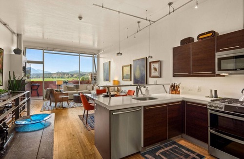 Dolores Lofts Villa | The Haven Loft – Luxe modern townhouse