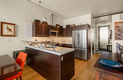 Dolores Lofts Villa | The Haven Loft – Luxe modern townhouse