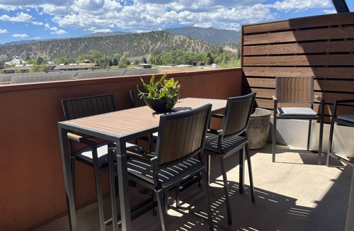 Dolores Lofts Villa | The Haven Loft – Luxe modern townhouse