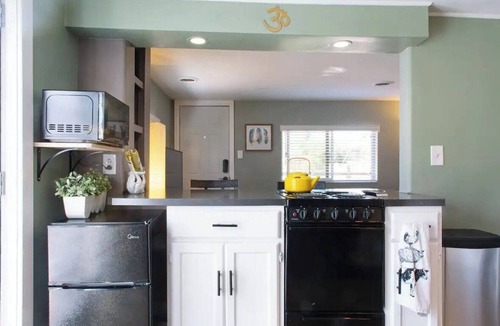 South Alameda House | The Little Farmhouse - Near Red Rocks and Downtown Denver