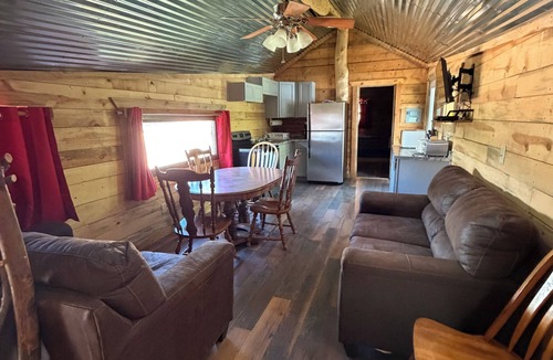Rye Cabin | The Lodge Cabin 10
