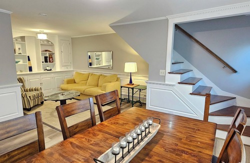 Wakefield-Peacedale House | The off Main beach retreat! a spacious and cozy 6 bedroom home.