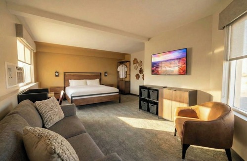 Manitou Springs Hotel | The Outrider Hotel