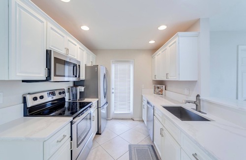 Naples Park House | The Sonset Updates Throughout Private pool near Vanderbilt Beach &Delnor Wiggins