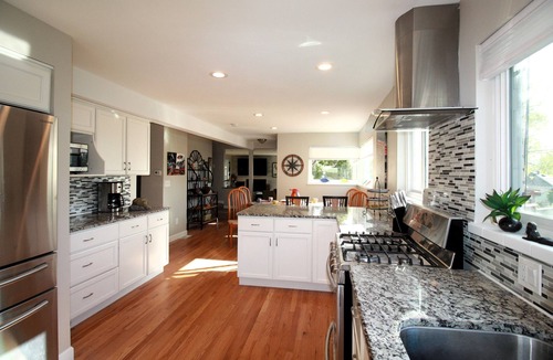 Bel Aire House | The Traveler's House-Central to All, Hilltop, Gameroom, Hot Tub, Firepit, Skiing