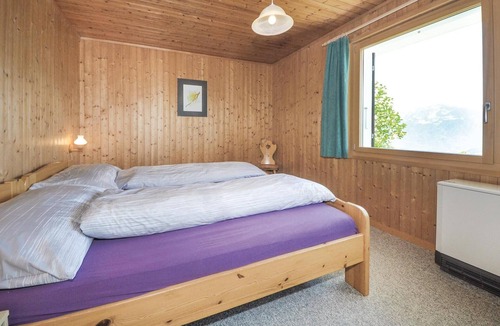 Sundlauenen Apartment | The vacation apartment Lerche is located in the beautiful Bernese Oberland in the middle of the quie