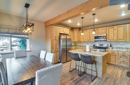 Evergreen Cabin | The View at Mountain Retreat By Red Rocks & Golden